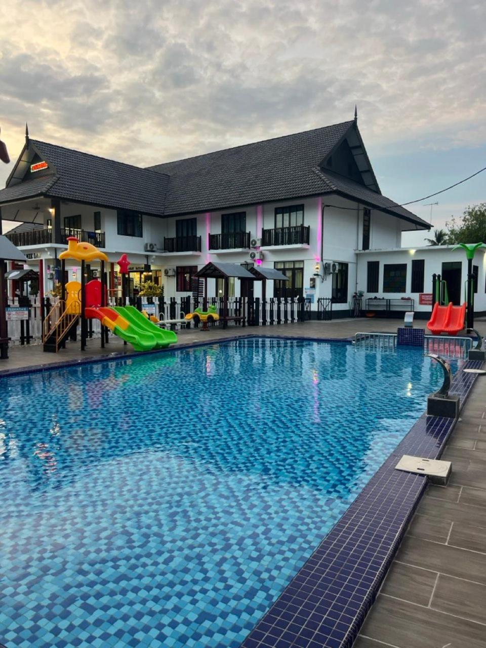 Villa Wanie Inn Setiu Ngoại thất bức ảnh